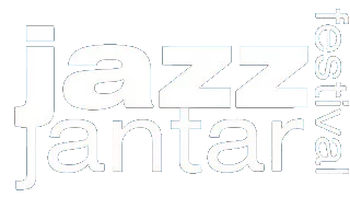 Białe logo festiwalu Jazz Jantar