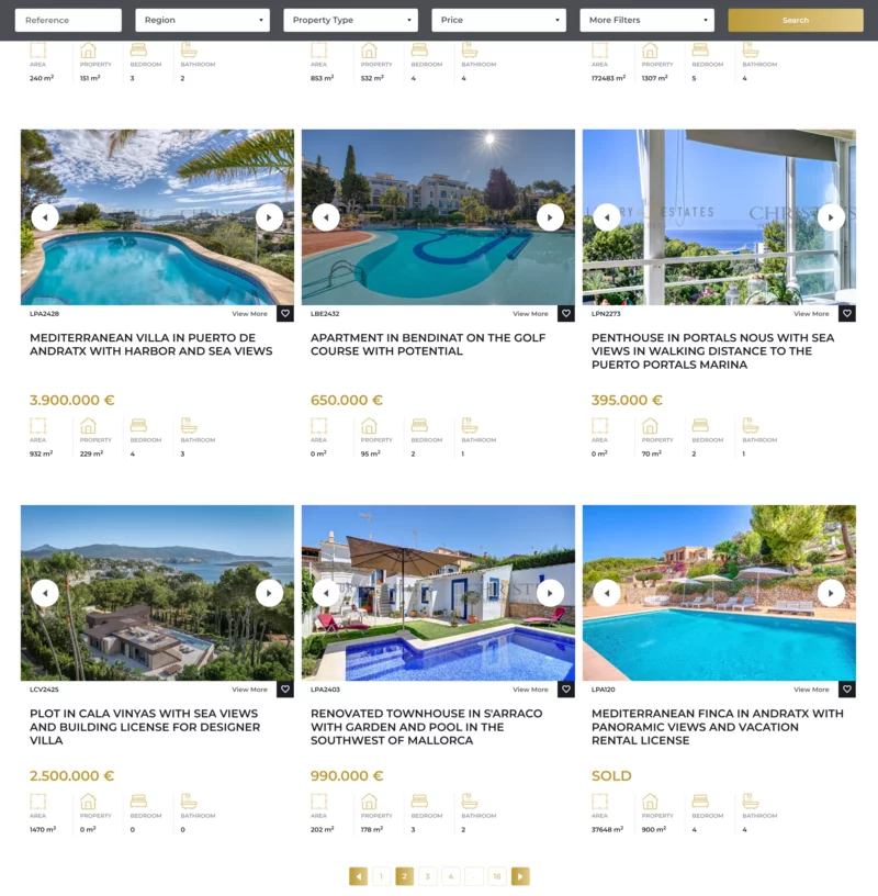 Zrzut ekranu strony internetowej prezentującej oferty nieruchomości na Majorce – widoczne są zdjęcia domów, willi i apartamentów z basenami, widokiem na morze oraz szczegóły dotyczące ceny i parametrów nieruchomości.
